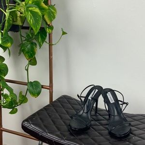 Steve Madden Oaklyn Black Ankle Strap Heels